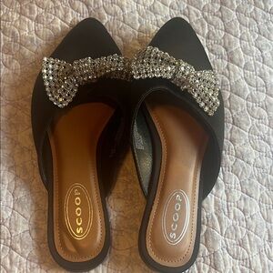 Black Embellished Bow Pointed-Toe Slip-On Flats